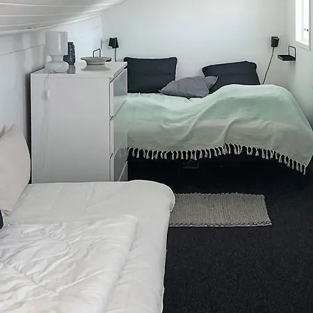 4 Star In Vaeggerlose * Bøtø By