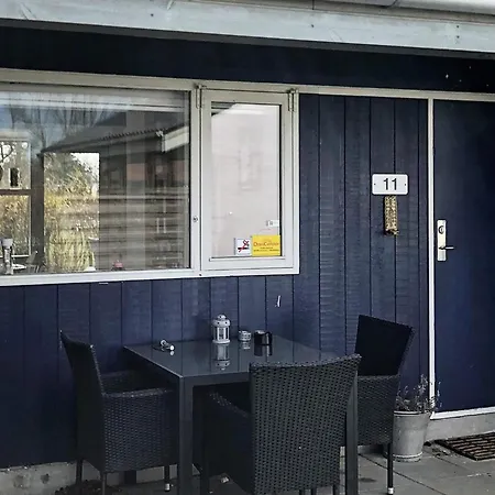4 Star In Vaeggerlose Semesterbostad Bøtø By